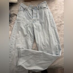 Levi’s Ribcage Jean